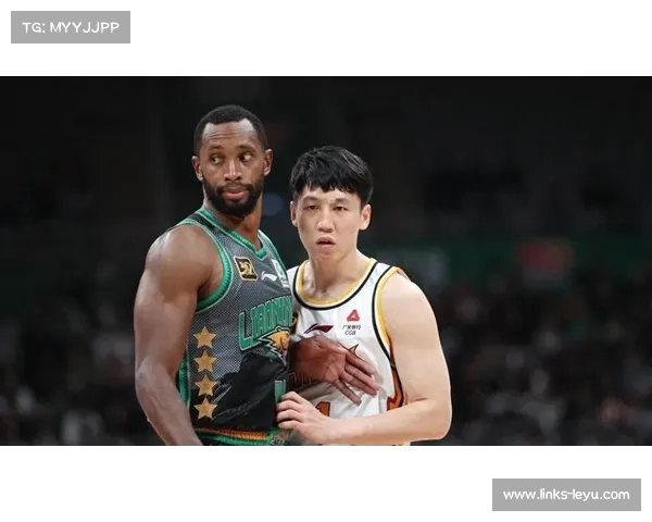季后赛表现平平 南京同曦继续信任2米03争议后卫能否证明自己 季后赛表现平平 南京同曦继续信任2米03争议后卫能否证明自己