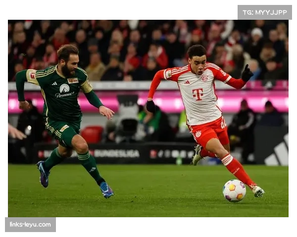 德甲球迷调查显示冠军悬念基本终结本赛季焦点转向前四席位激战